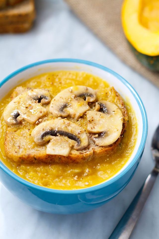 Roasted Acorn Squash Soup