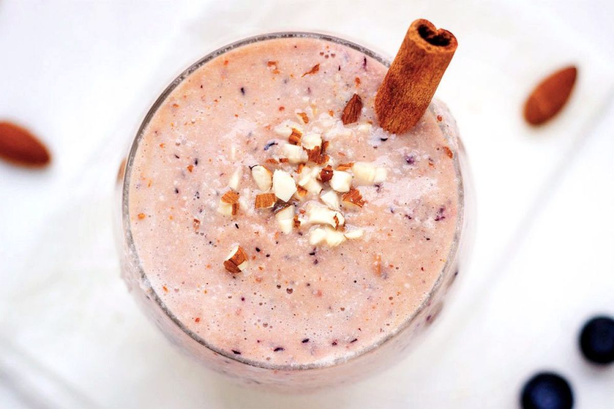 Blueberry Almond Power Smoothie