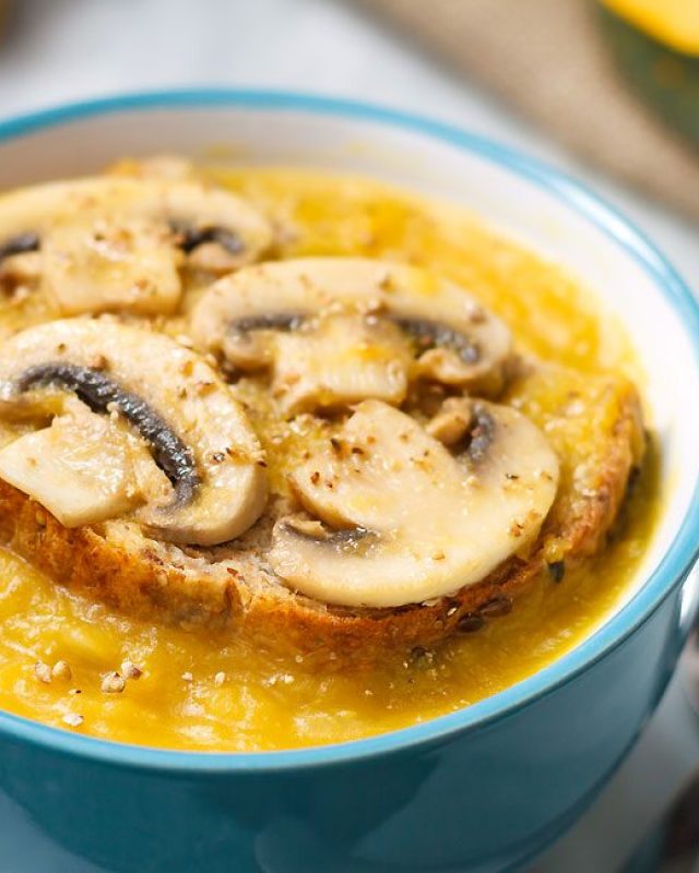 Roasted Acorn Squash Soup - #recipe by #eatwell101 - https://www.eatwell101.com/roasted-acorn-squash-soup-recipe