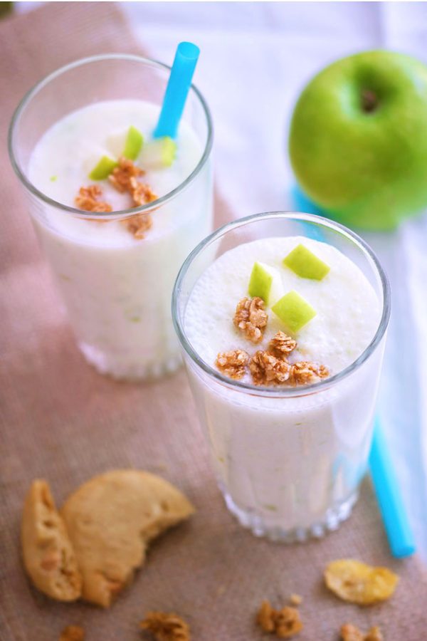 Fast Apple Yogurt Smoothie - #recipe by #eatwell101 - https://www.eatwell101.com/apple-yogurt-smoothie-recipe