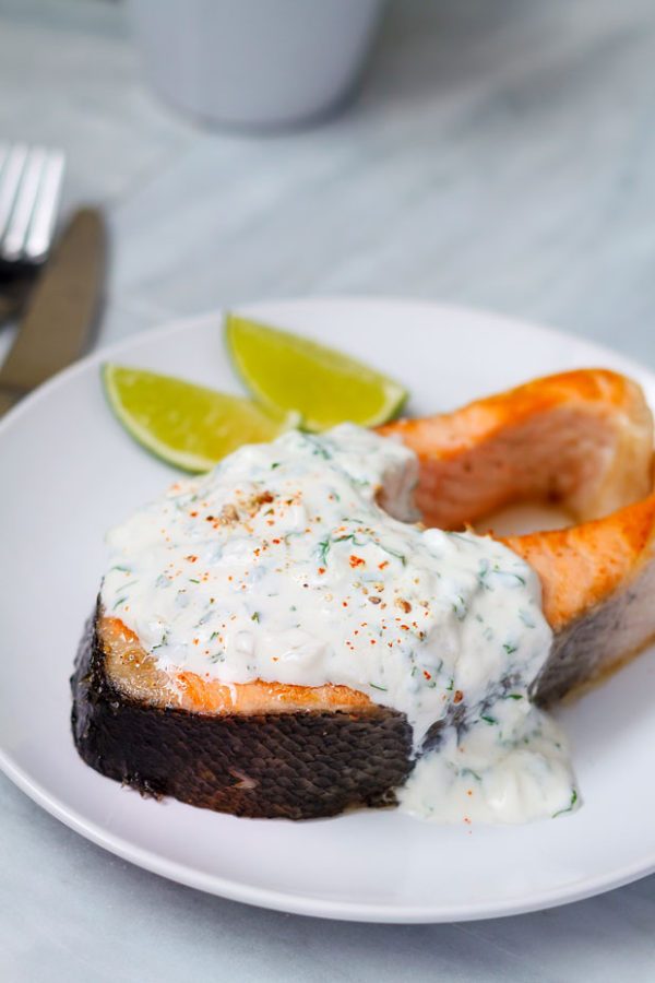 Grilled Salmon Steak with Cilantro Sauce - #recipe by #eatwell101 - https://www.eatwell101.com/salmon-steak-recipe