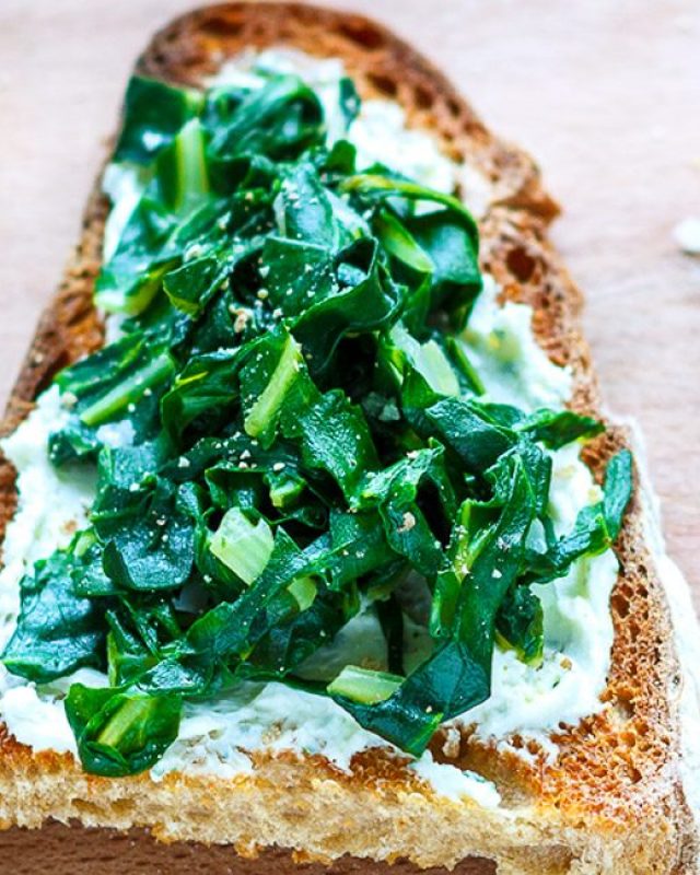 Sauteed Swiss Chard Toasts - #recipe by #eatwell101 - https://www.eatwell101.com/swiss-chard-toasts-recipe