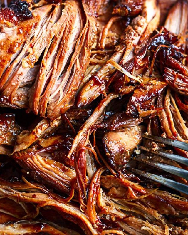 Slow Cooked Turkey Leg with Honey Glaze & Garlic - #recipe by #eatwell101 - https://www.eatwell101.com/slow-cooked-turkey-leg-recipe