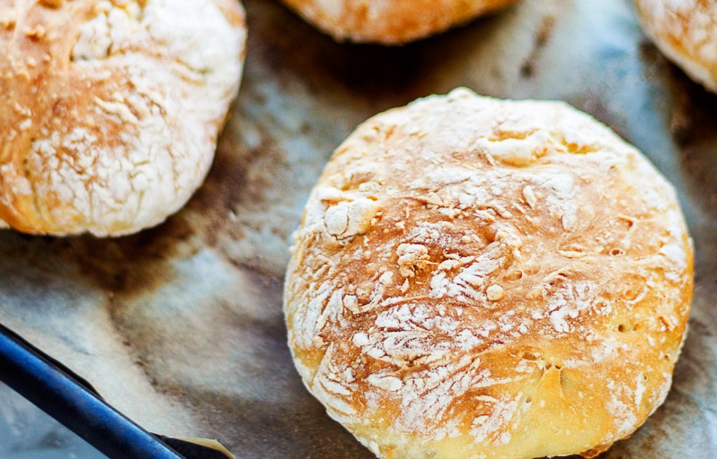 Express No-knead Bread Rolls