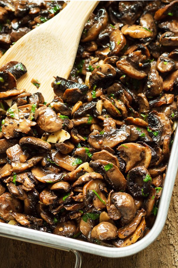 Baked Garlic Parsley Mushrooms Recipe — Eatwell101