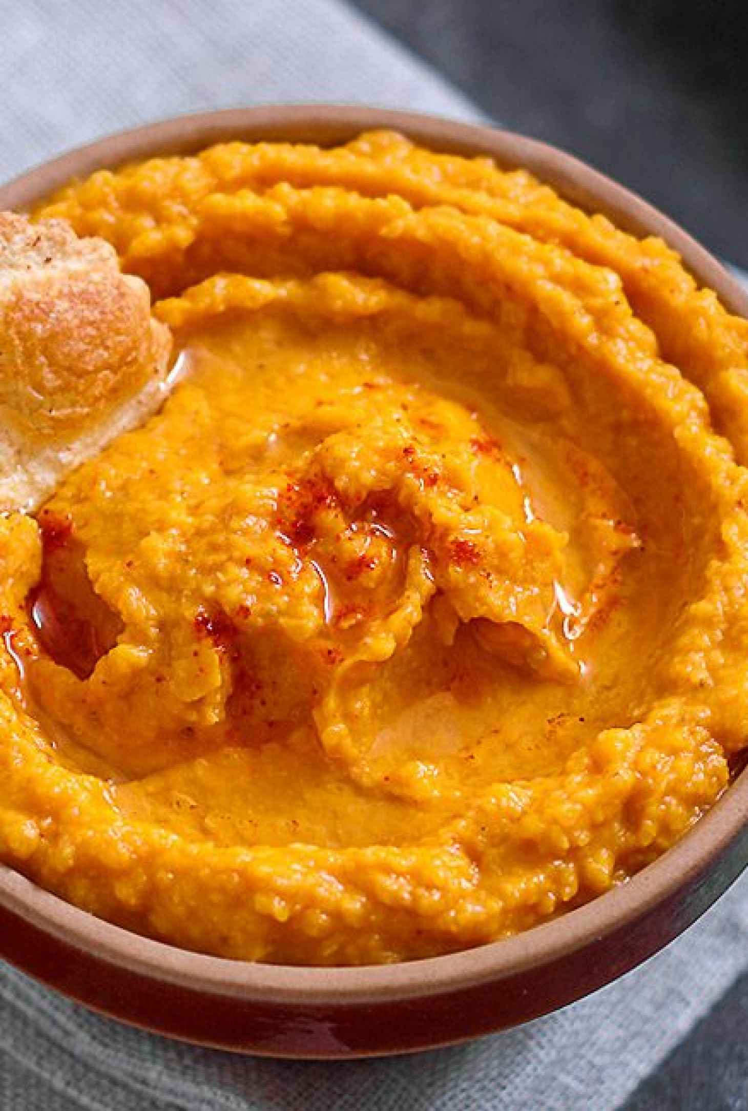Roasted Butternut Squash Hummus - #recipe by #eatwell101 - https://www.eatwell101.com/roasted-butternut-hummus-recipe