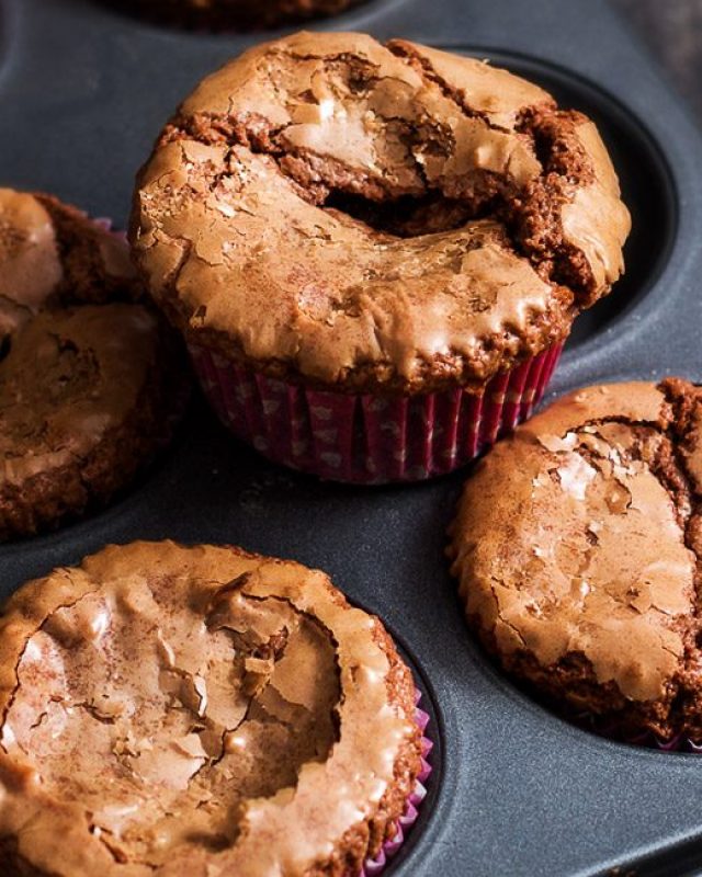 Mini Coconut Brownies - #recipe by #eatwell101 - https://www.eatwell101.com/mini-coconut-brownies-recipe