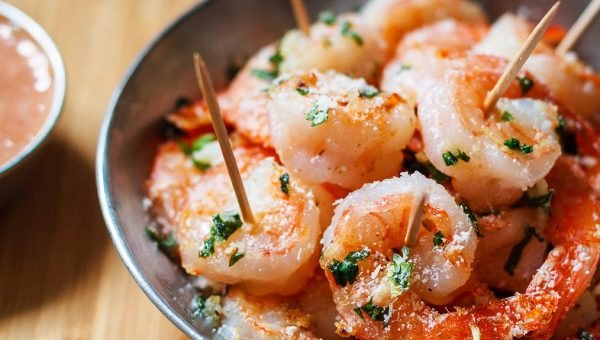Garlicky Parmesan Shrimp - #recipe by #eatwell101 - https://www.eatwell101.com/garlic-parmesan-roasted-shrimp-recipe