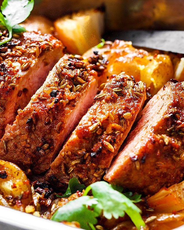 One Pan Pork Tenderloin and Smashed Potatoes - #recipe by #eatwell101 - https://www.eatwell101.com/roasted-fennel-crusted-pork-tenderloin-recipe