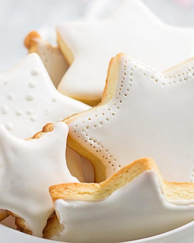 Christmas Star Cut-Out Cookies - #recipe by #eatwell101 - https://www.eatwell101.com/star-cut-out-cookies-recipe