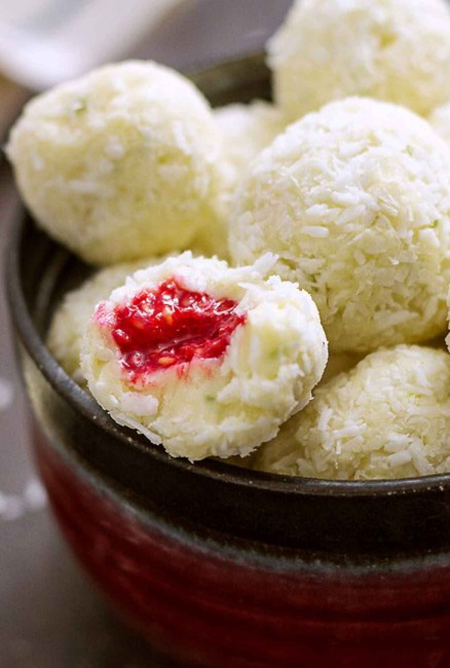 Raspberry White Chocolate Coconut Bites - #recipe by #eatwell101 - https://www.eatwell101.com/raspberry-stuffed-white-chocolate-truffles-recipe