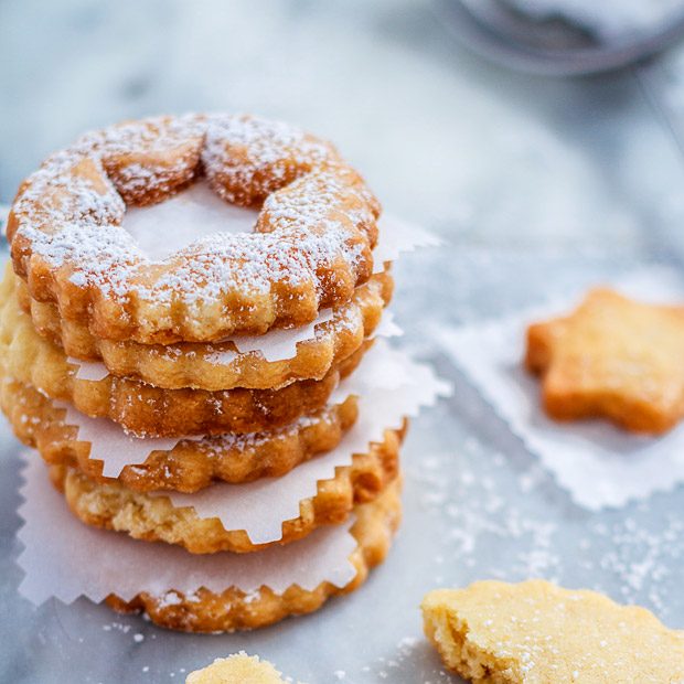 shortbread cookies icing sugar