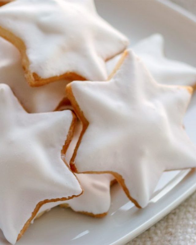 Fluffy Star Cookies - #recipe by #eatwell101 - https://www.eatwell101.com/fluffy-star-cookies-recipe