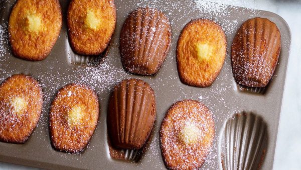 Madeleine Cakes with Honey Ginger - #recipe by #eatwell101 - https://www.eatwell101.com/madeleine-cakes-recipe