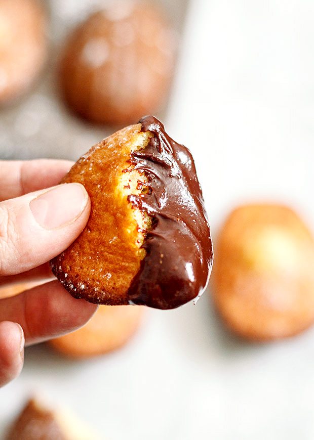 French Madeleine Cakes with Honey Ginger 