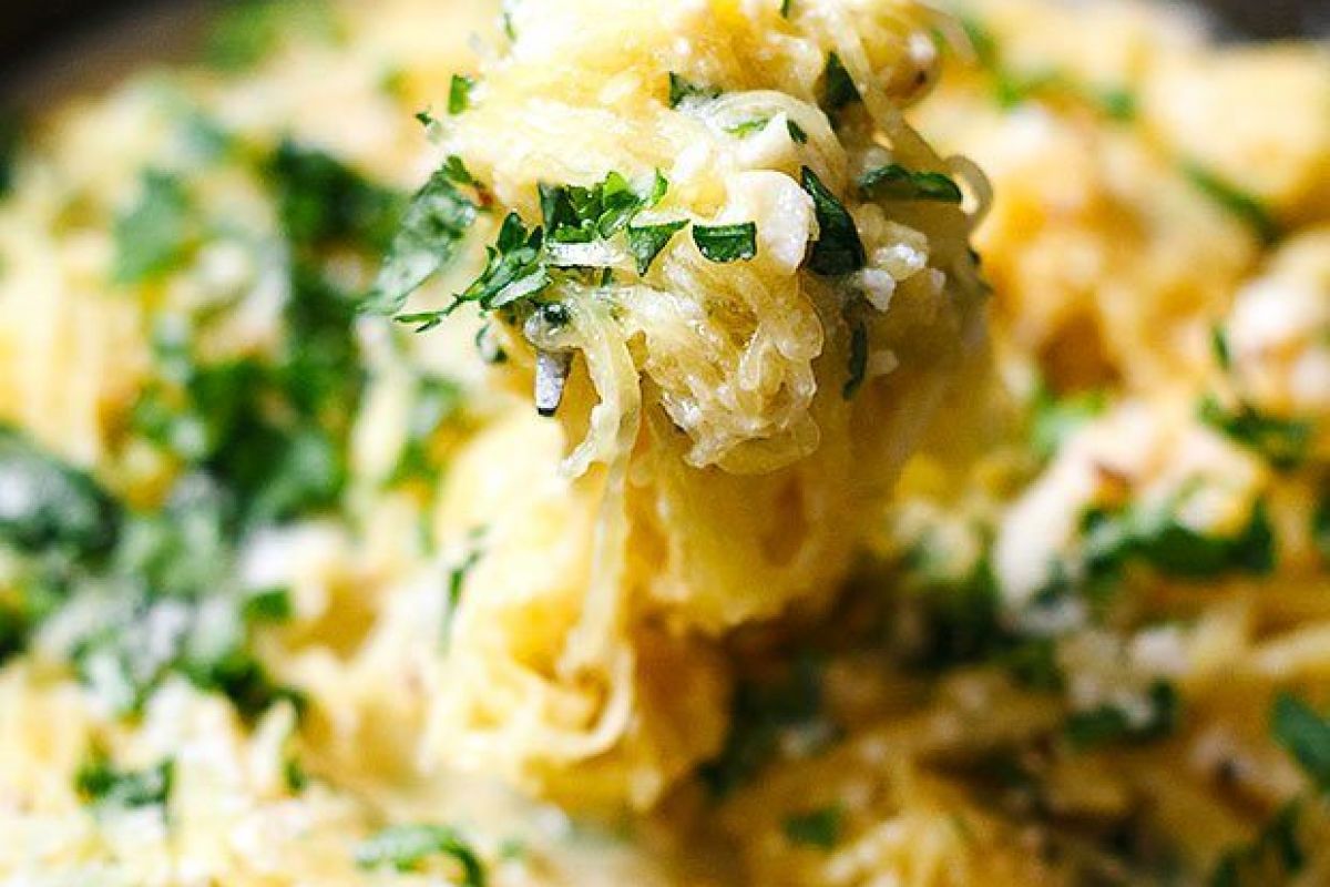 Parmesan Garlic Spaghetti Squash