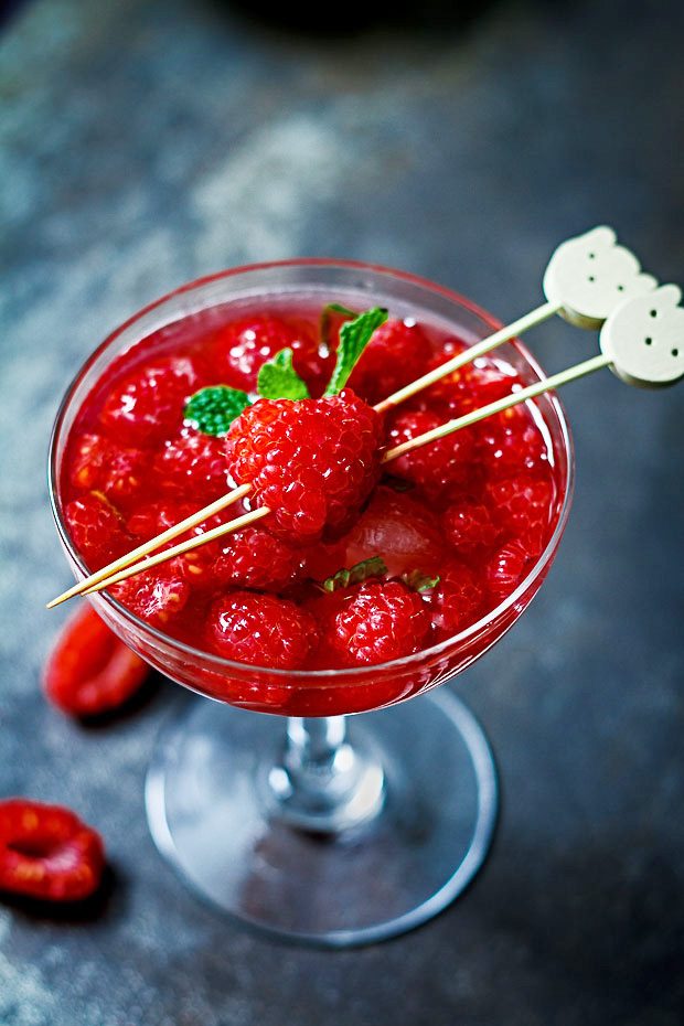 Raspberry Ginger Cocktail Recipe For Valentine’s Day — Eatwell101