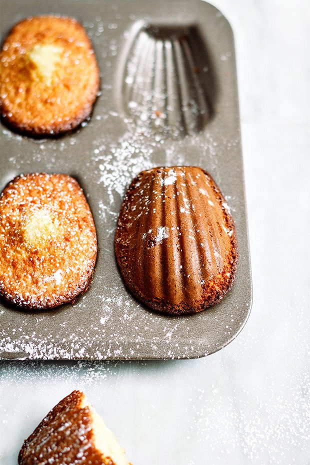 The-classic-French Madeleine Cakes with Honey Ginger 