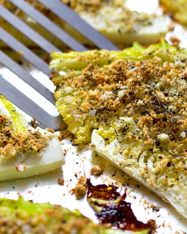 Roasted Garlic Parmesan Cabbage Wedges - #recipe by #eatwell101 - https://www.eatwell101.com/roasted-garlic-parmesan-cabbage-wedges-recipe