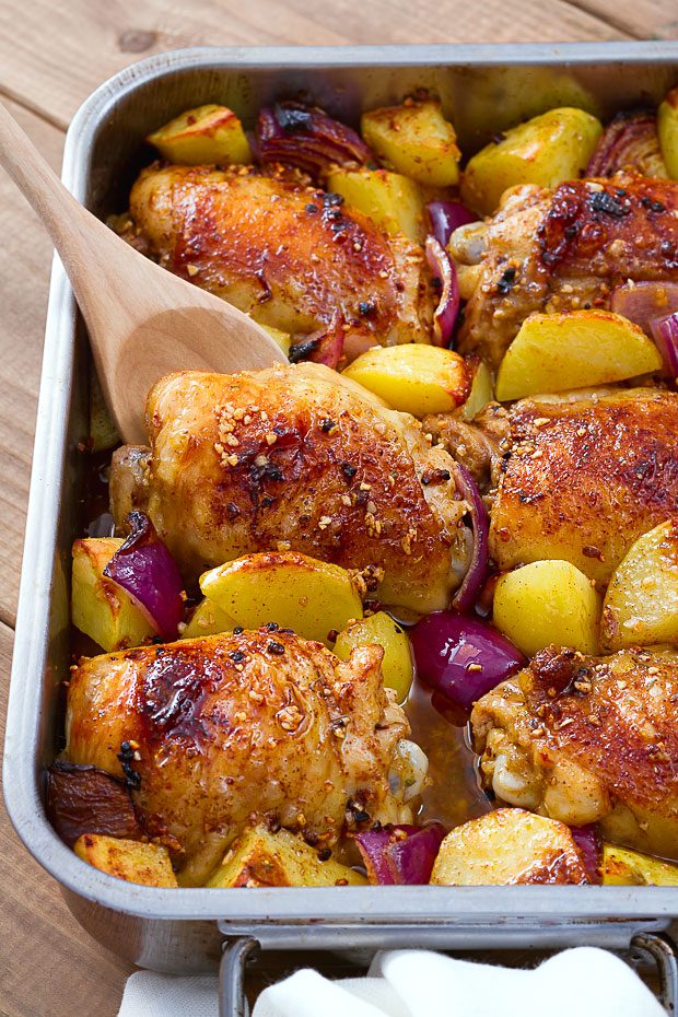 Baked Garlic Chicken and Potatoes — Eatwell101