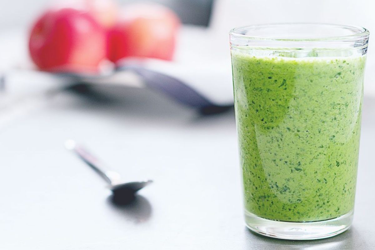 Avocado-Spinach Green Smoothie