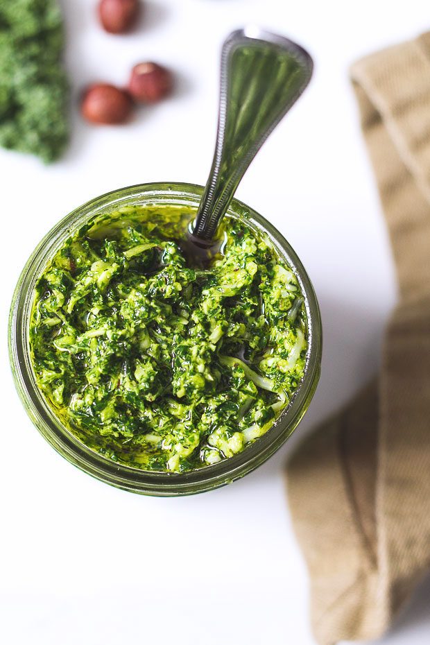 raw Kale vegan Pesto