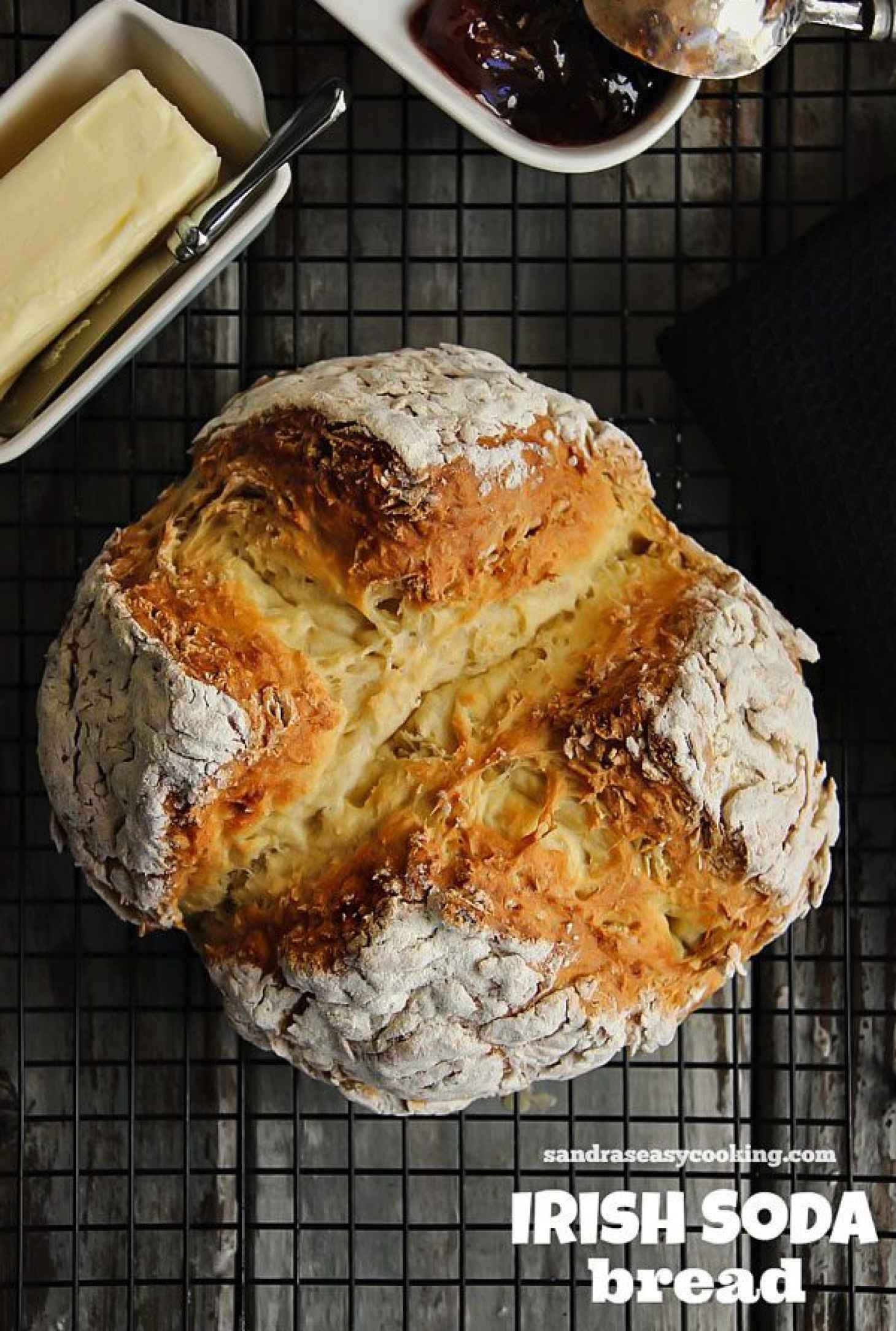 Hello, Crunchy Crust: 7 Soda Breads to Try for St. Patty’s Day - #recipe by #eatwell101 - https://www.eatwell101.com/soda-bread-recipes