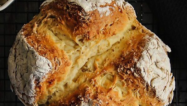 Hello, Crunchy Crust: 7 Soda Breads to Try for St. Patty’s Day - #recipe by #eatwell101 - https://www.eatwell101.com/soda-bread-recipes