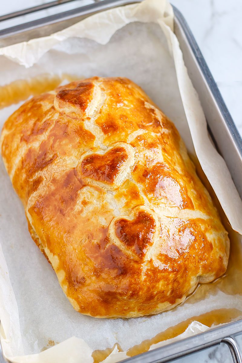 Puff Pastry Wrapped Pork Tenderloin Recipe — Eatwell101