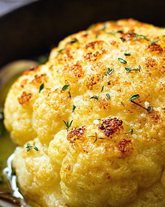 Whole Roasted Cauliflower With Butter Sauce - #recipe by #eatwell101 - https://www.eatwell101.com/whole-roasted-cauliflower-recipe