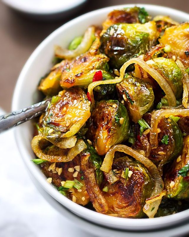 Sautéed Brussels Sprouts with Honey Glaze - #recipe by #eatwell101 - https://www.eatwell101.com/honey-glazed-brussels-sprouts-recipe