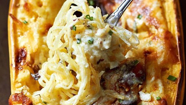 Baked Four Cheese Garlic Spaghetti Squash - #recipe by #eatwell101 - https://www.eatwell101.com/roasted-spaghetti-squash-recipe