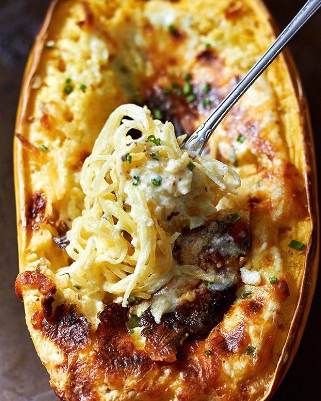 Baked Four Cheese Garlic Spaghetti Squash - #recipe by #eatwell101 - https://www.eatwell101.com/roasted-spaghetti-squash-recipe