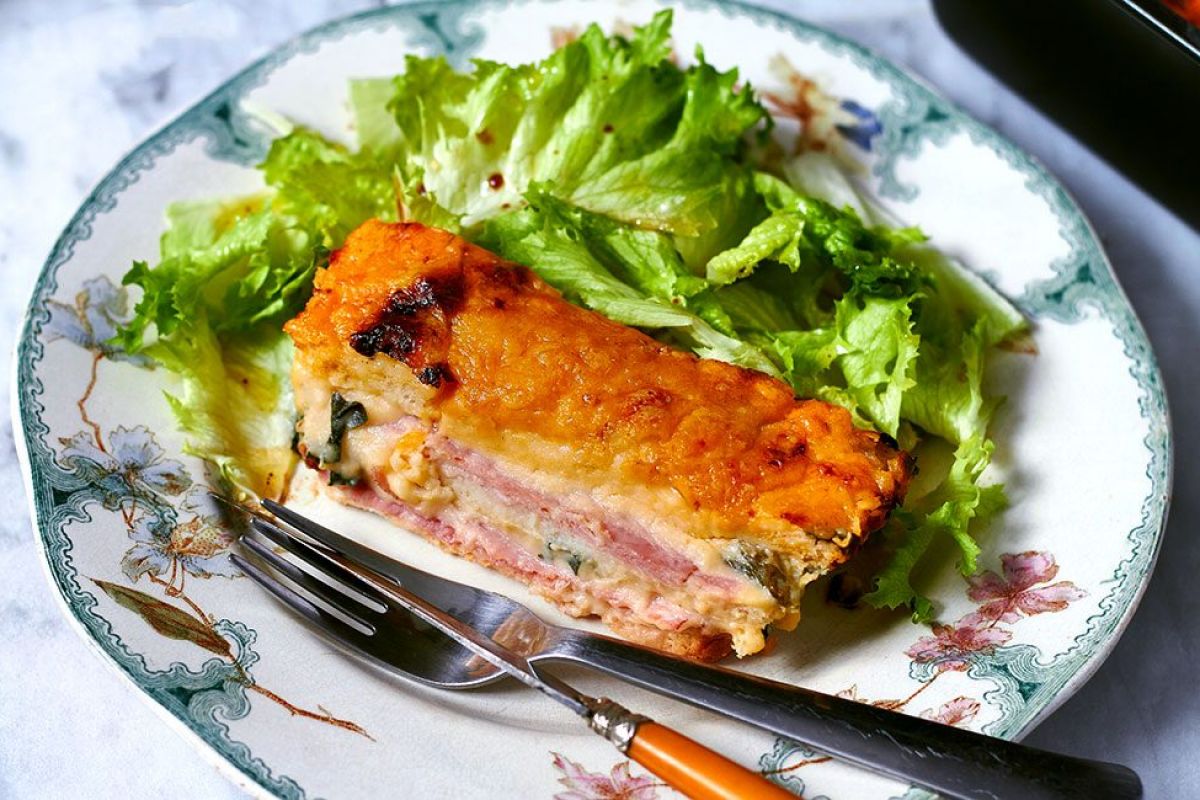 Easy Ham Cheese Spinach Bread Cake