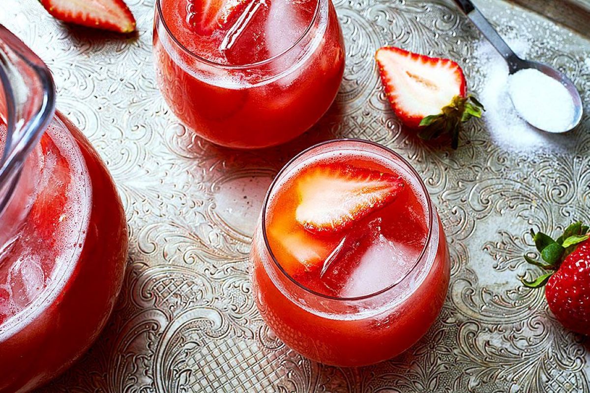 Easy Strawberry Lemonade