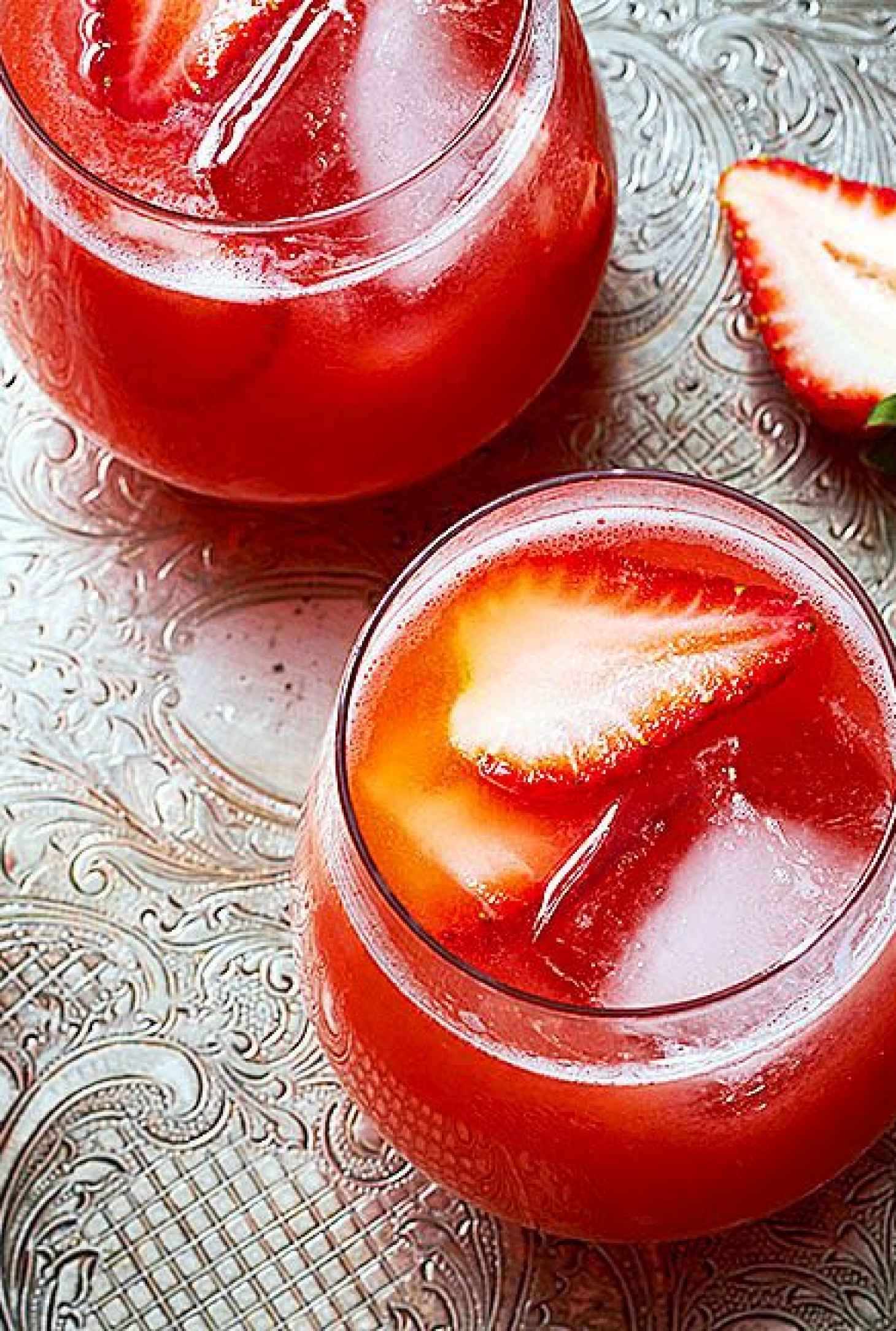 Roasted Strawberry Lemonade - #recipe by #eatwell101 - https://www.eatwell101.com/roasted-strawberry-lemonade-recipe