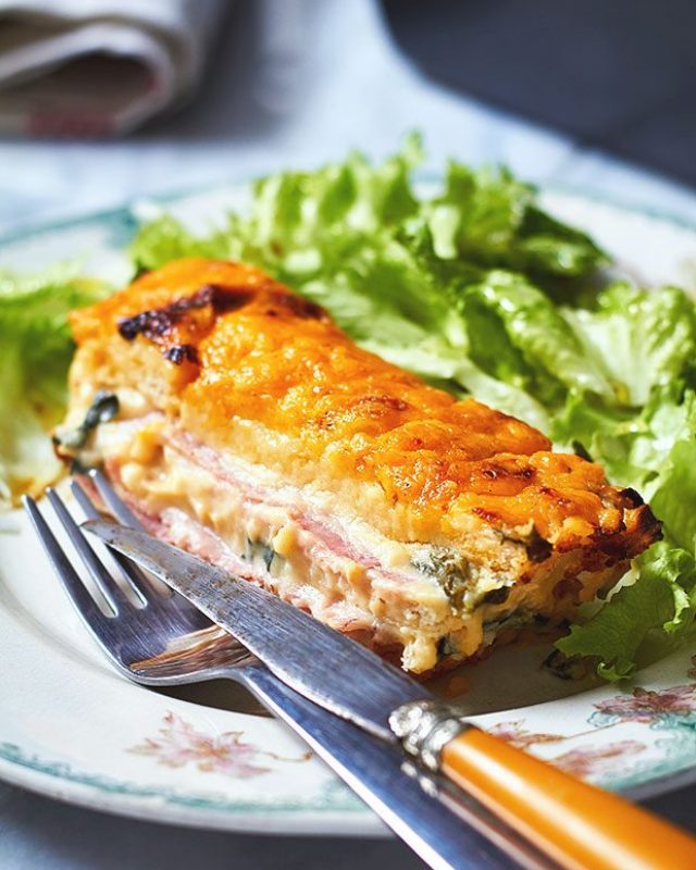 Easy Ham Cheese Spinach Bread Cake - #recipe by #eatwell101 - https://www.eatwell101.com/ham-cheese-spinach-cake-recipe