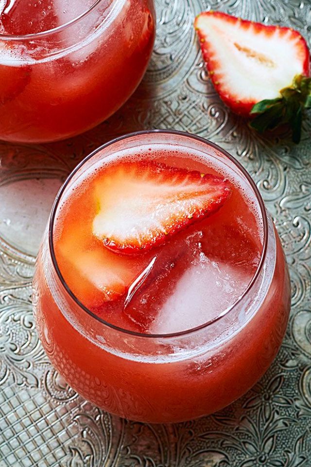 Easy Strawberry Lemonade
