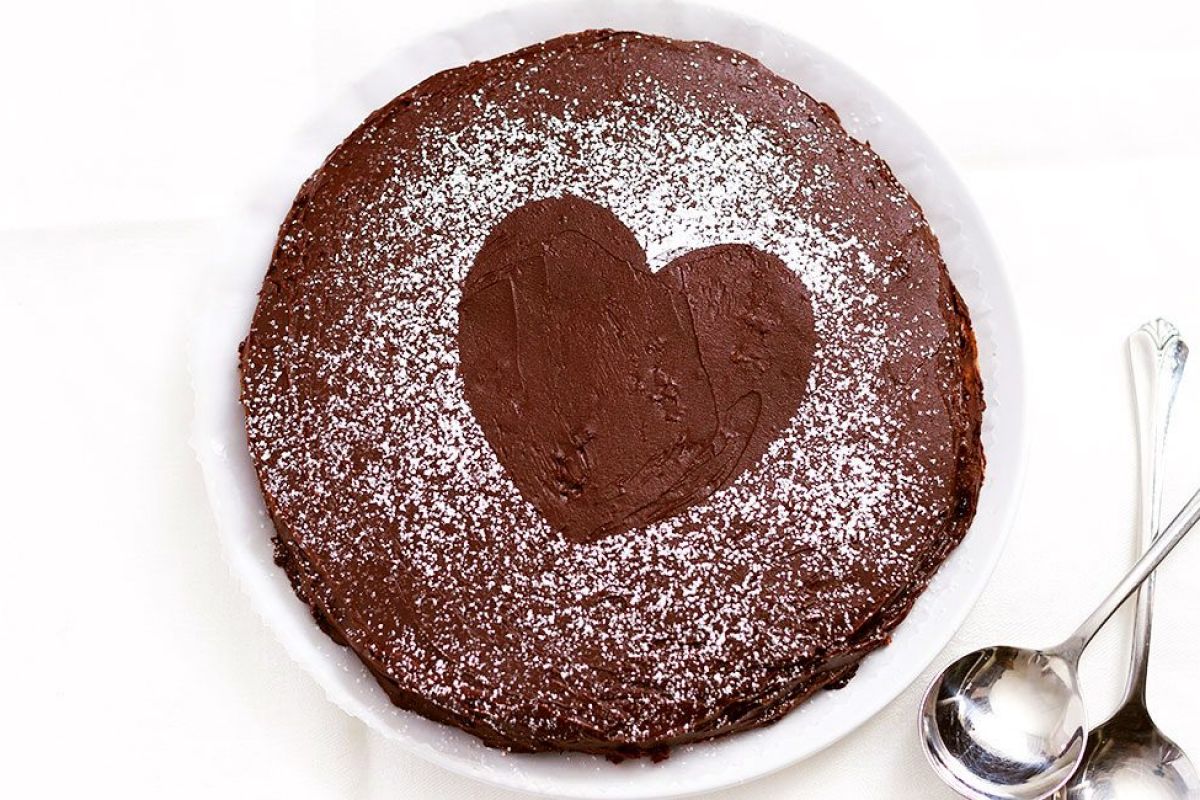 Fudge Chocolate Cake