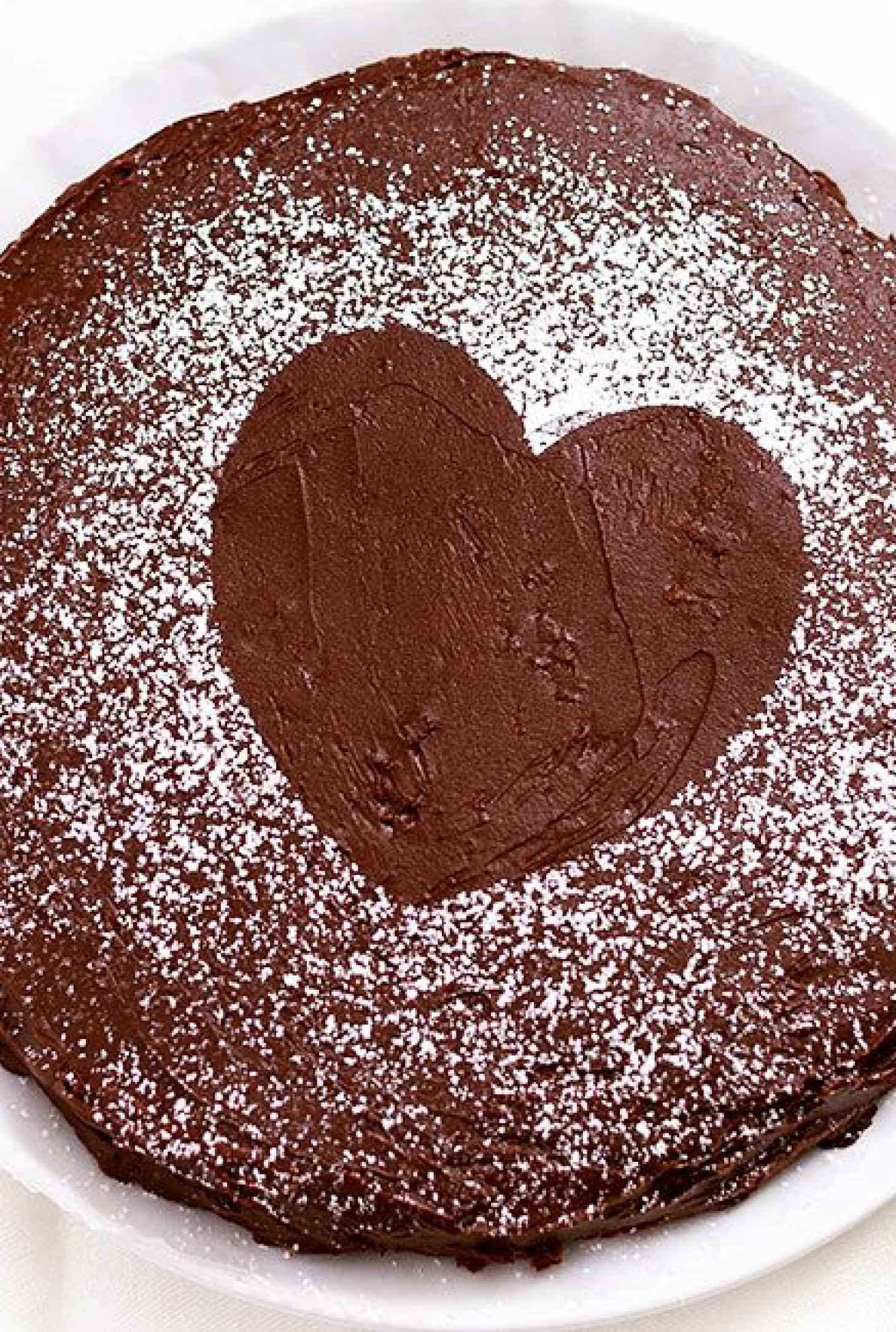 This Chocolate Cake Will Make Your Mom Cry of Happyness - #recipe by #eatwell101 - https://www.eatwell101.com/chocolate-cake-recipe