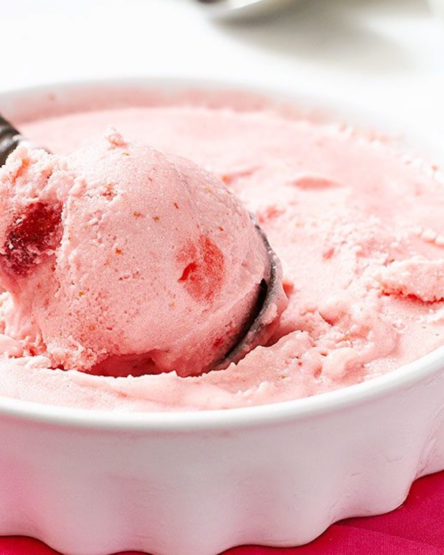 Banana Strawberry Frozen Yogurt - #recipe by #eatwell101 - https://www.eatwell101.com/strawberry-banana-frozen-yogurt-recipe