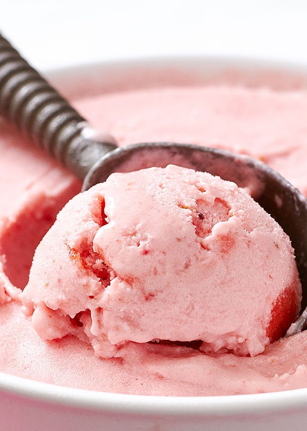 Skinny Raspberry Frozen Yogurt-recipe