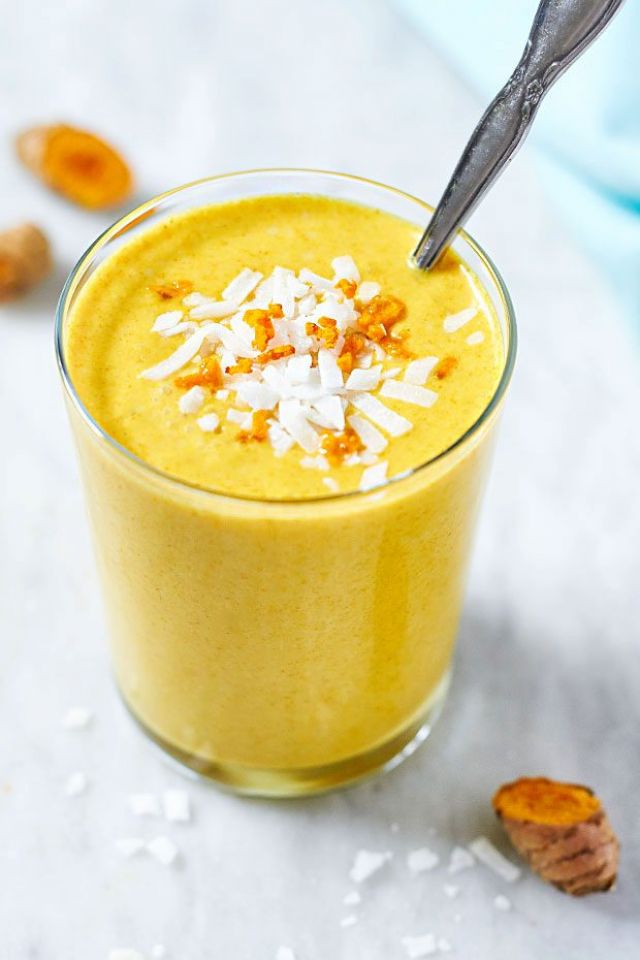 Creamy Turmeric Banana Smoothie