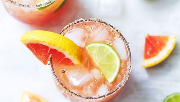 Grapefruit Paloma Cocktail - #recipe by #eatwell101 - https://www.eatwell101.com/grapefruit-paloma-cocktail-recipe