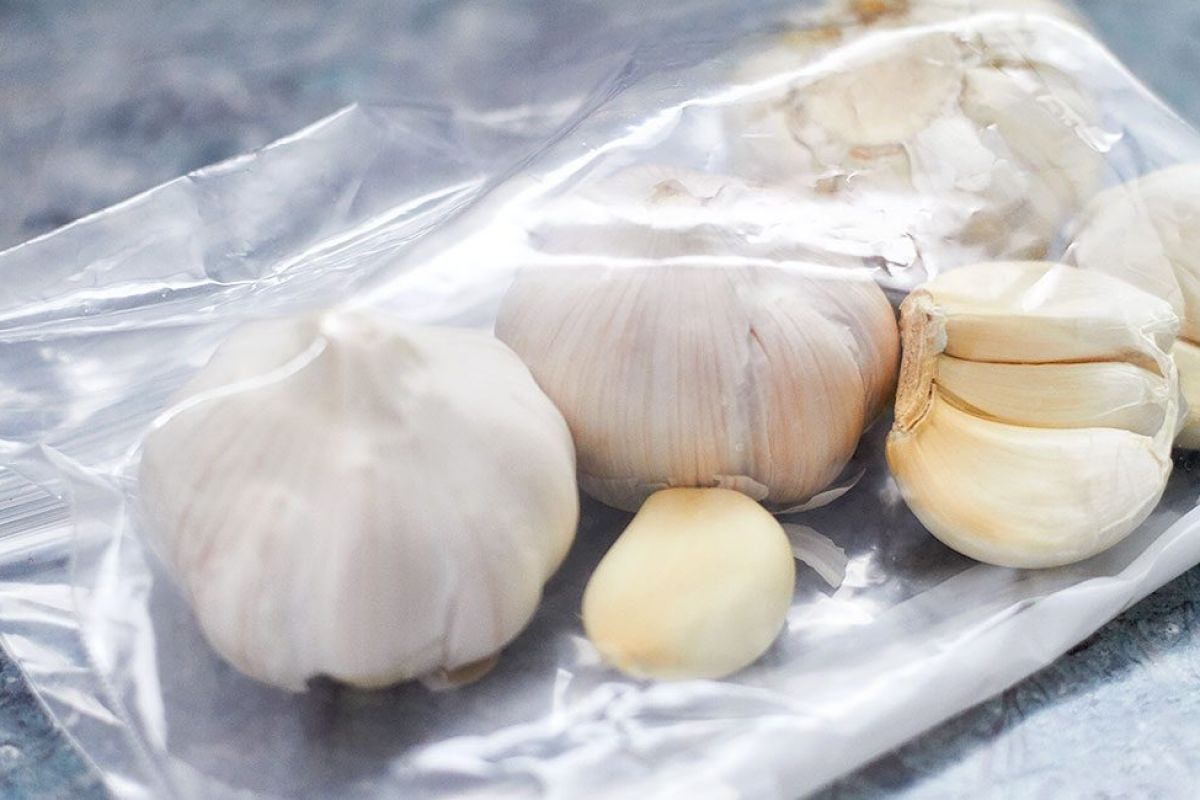 The Secret to Keep Your Garlic Fresh Longer