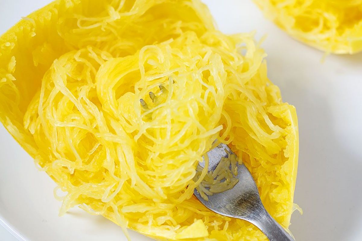 How to Cook Spaghetti Squash in the Microwave