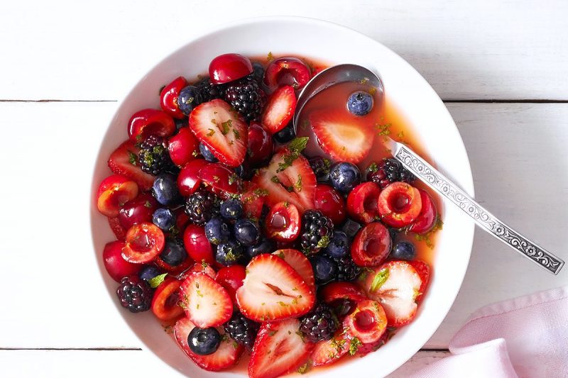 Berry Salad with Honey Lime and Mint Dressing - #recipe by #eatwell101 - https://www.eatwell101.com/berry-salad-with-honey-lime-and-mint-dressing