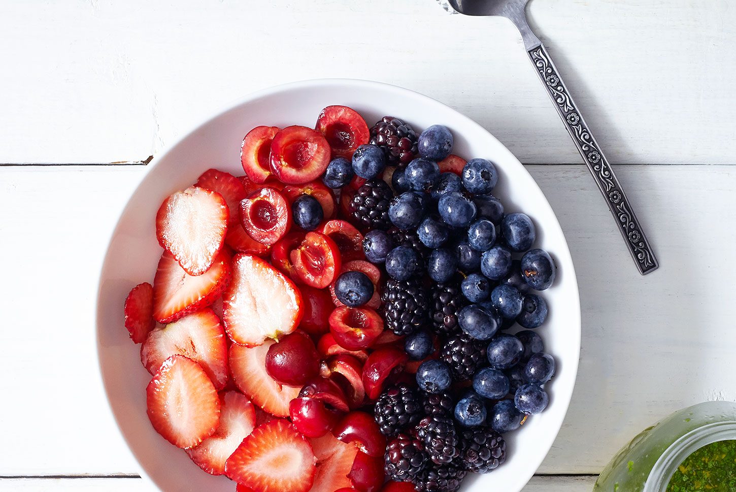 Berry Salad Recipe – A super EASY and amazingly REFRESHING fruit salad – Done in 10 minutes!