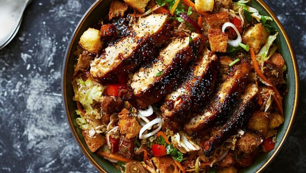 Grilled Chicken Salad with Cabbage and Raspberry Balsamic Dressing - #recipe by #eatwell101 - https://www.eatwell101.com/grilled-chicken-salad-recipe