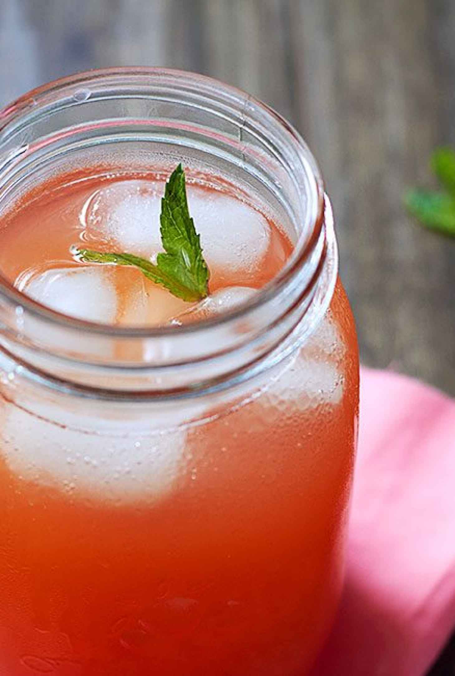 Refreshing Agua Fresca With Cucumber + Strawberry - #recipe by #eatwell101 - https://www.eatwell101.com/cucumber-strawberry-agua-fresca-recipe